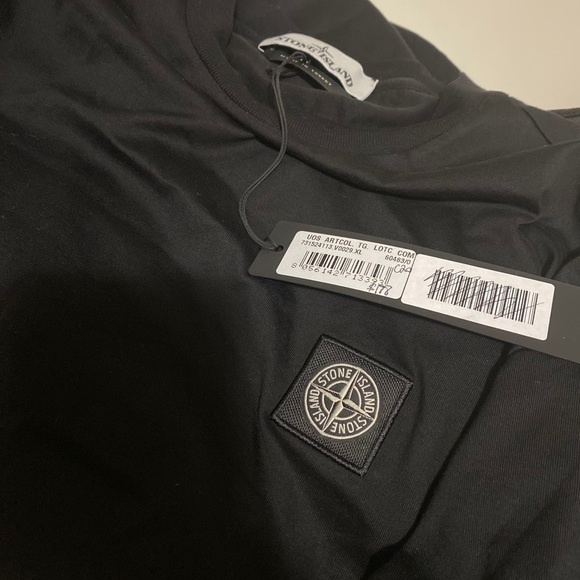 ❌SOLD❌ STONE ISLAND T SHIRT - Picture 2 of 3